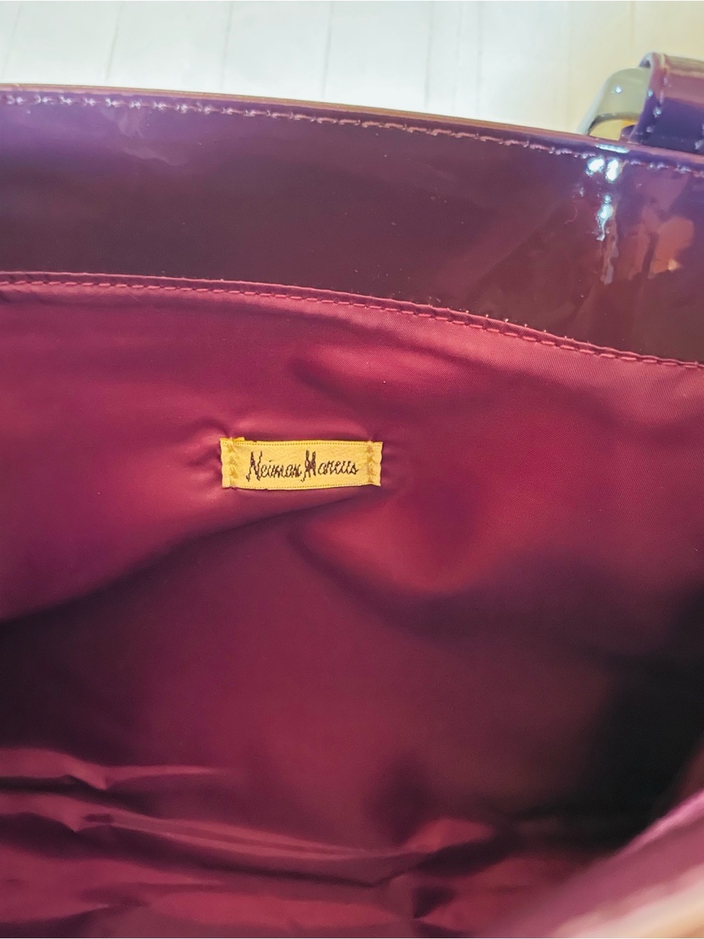 VTG Neiman Marcus Patent Tote Bag Plum Purple Handbag Marbled Lucite Handles - Picture 7 of 9